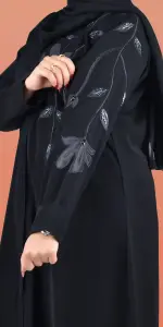 عباية لانا
